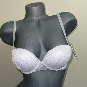 Super Push Up Extreme Padded Maximum Lift Lace Multi-way Strapless Bra. NWT
